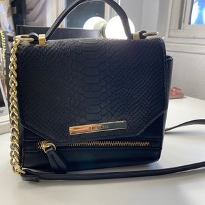 Guess shoulder bag!